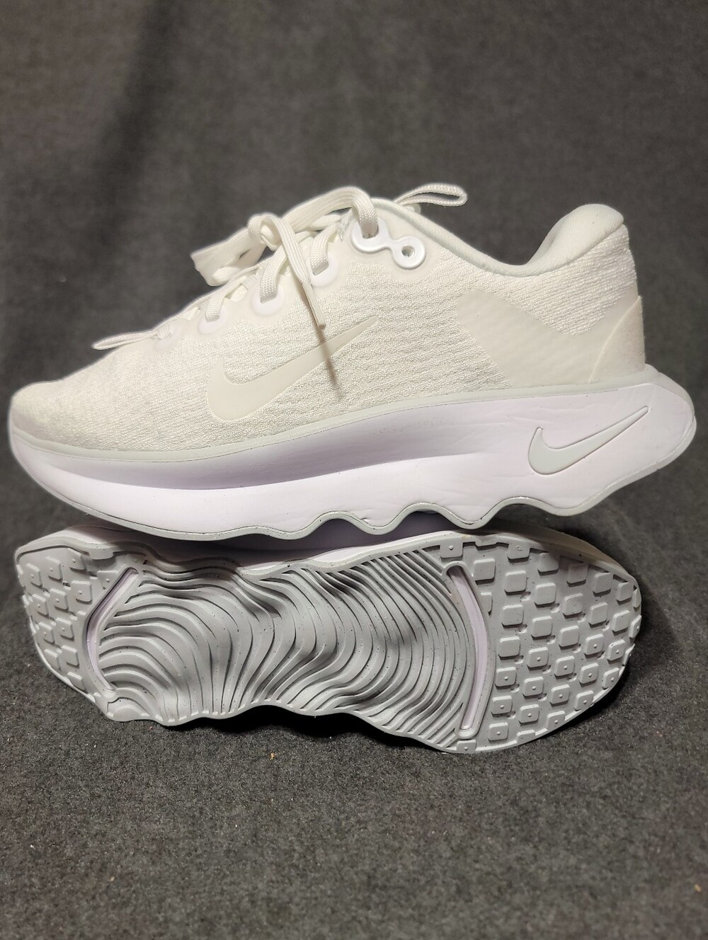 Nike Motiva walking shoes